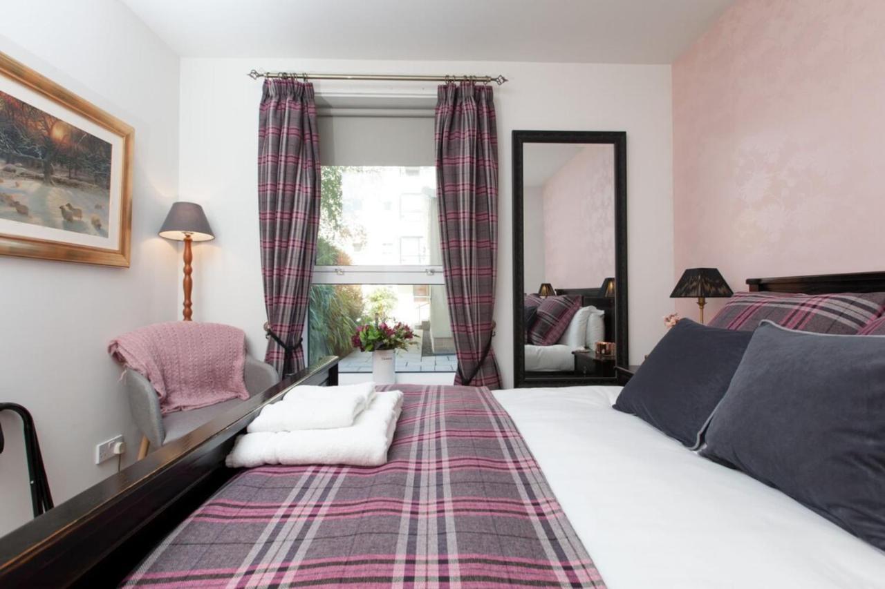 Holyrood Residence - Luxury Apartment With Parking Edinburgh Dış mekan fotoğraf