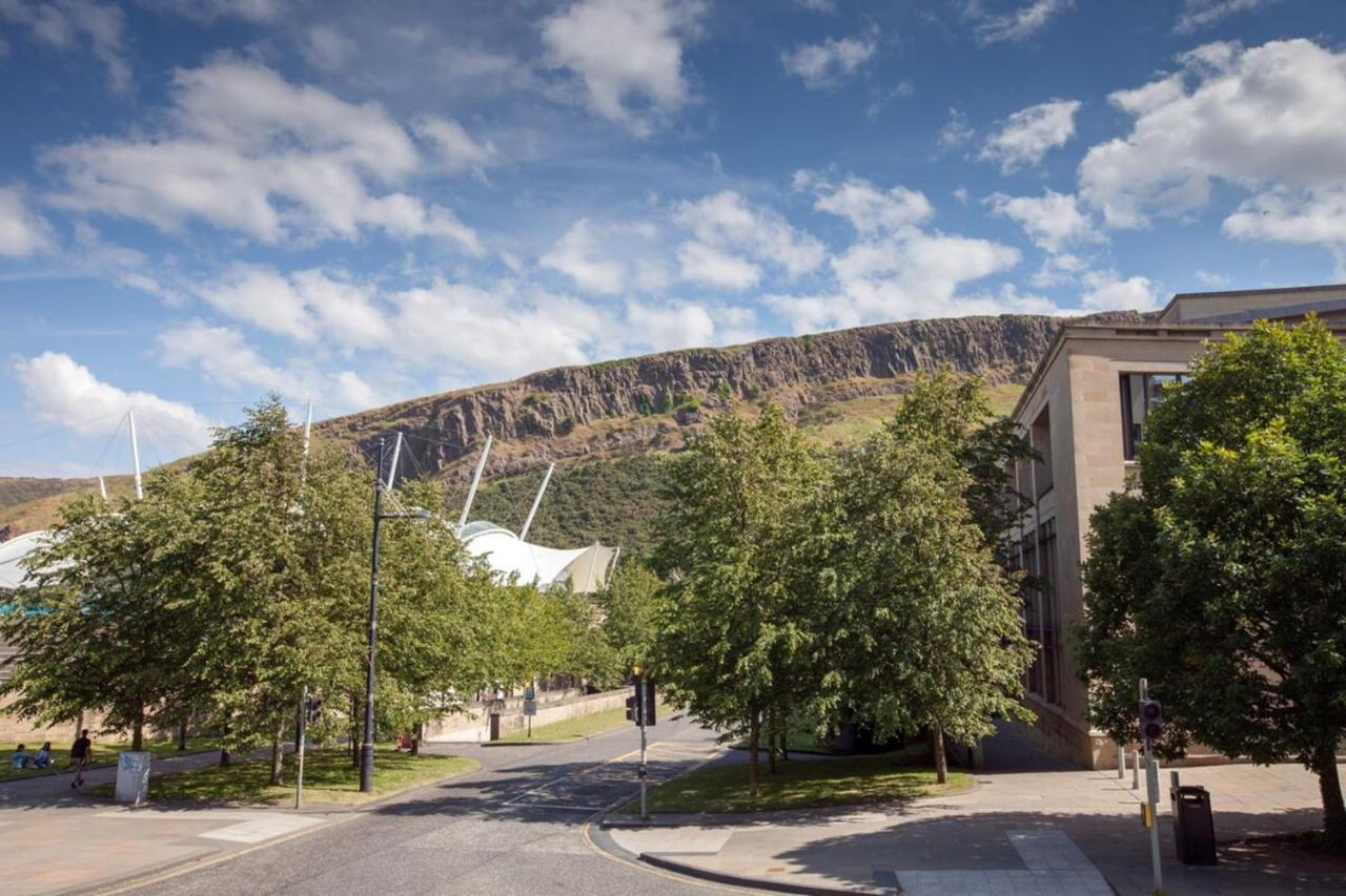 Holyrood Residence - Luxury Apartment With Parking Edinburgh Dış mekan fotoğraf